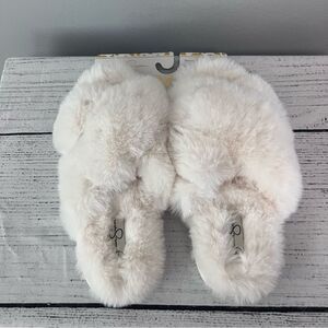 Jessica Simpson Fuzzy Slippers With Pearl Beads Size 7-8 NWT!
